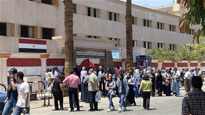 سعادة بين طلاب الثانوية العامة بعد أداء الامتحانات اليوم بالأقصر 