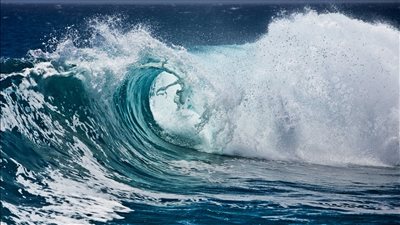 تحذير عاجل من الأرصاد للمصطافين: احذروا التعمق في البحر الأحمر غدًا