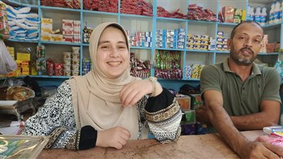 شغالة في سوبر ماركت عشان تصرف على دراستها.. الأولى على الجمهورية بالدبلومات الفنية: نفسي في المنحة