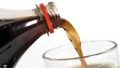 مخ المواطن في خطر.. تحرك برلماني عاجل بشأن مادة مسرطنة منتشرة بمشروبات غازية وأطعمة 