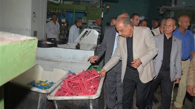 وزير قطاع الأعمال: لا تراجع عن الالتزام بالمعايير العالمية في مجال صناعة الأسمدة 