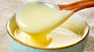 لإضافة حلاوة مميزة للطعام.. طريقة عمل الحليب المكثف المحلى