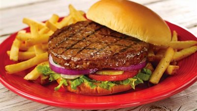 تناول الأب طعاما غنيا بالكوليسترول يعرض قلب ابنته للخطر| دراسة