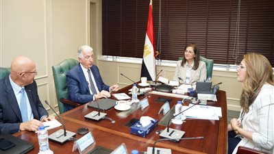 وزيرة التخطيط تناقش الموقف التنفيذي لإنشاء أول أكاديمية للتصدير مع المؤسسة الإسلامية لتمويل التجارة