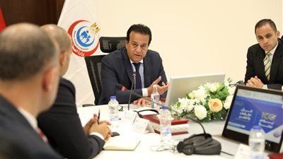 بالتزامن مع استغاثات أهالي العليقات.. وزير الصحة يزور قنا اليوم 