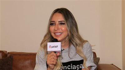 ساندي: اتحدى نفسي في أغنية اللولبية.. وأوعد الجمهور بإطلالة مختلفة
