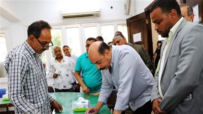 محافظ أسوان يتفقد لجان تلقي رغبات أهالي النوبة الذين لم يتقدموا لصرف التعويضات