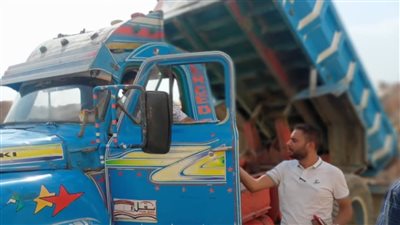 مصادرة سيارتي نقل بسبب إلقاء مخلفات الهدم بأراضي أملاك الدولة بمدينة نصر 