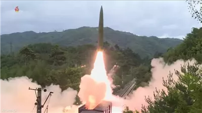 كوريا الشمالية تطلق صاروخا بالستيا غير محدد