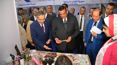 وزير التنمية المحلية ومحافظ الغربية يفتتحان معرض صنع في الغربية للمنتجات اليدوية