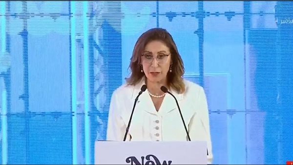 وزيرة الثقافة نيفين