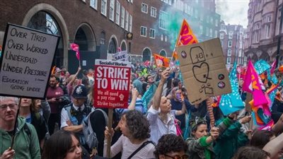 محافظ بنك إنجلترا: زيادة رواتب الموظفين السبب الرئيسي في زيادة التضخم