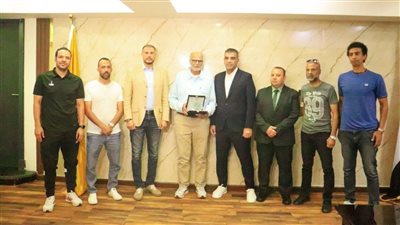 الفترة الأصعب في تاريخ النادي.. الإسماعيلي يكرم الجهاز الفني بعد البقاء بالدوري