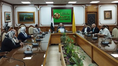 رئيس جامعة المنيا يكرم منسقي الاختبارات الإلكترونية لكليات القطاع الطبي