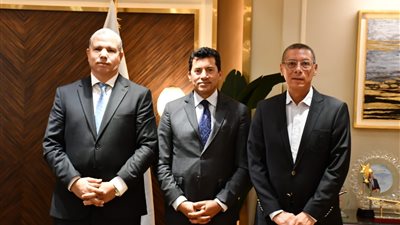 وزير الرياضة يستقبل رئيس اتحاد الكرة الطائرة لبحث الاستعداد للبطولة الإفريقية