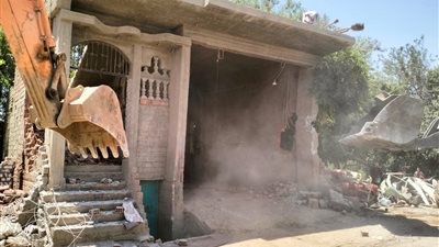 وزير التنمية المحلية يتابع جهود المحافظات في إزالة التعديات على الأراضي الزراعية وأملاك الدولة