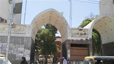 مصطفى بكري: مرض غامض يصيب نحو 200 شخص بقرية العليقات في قنا.. ومطالبة بفريق طب وقائي لسحب عينات