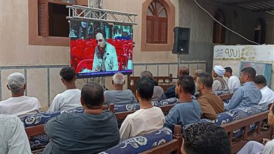 عرض نموذجًا مشرفًا لابن قرية قلمينا.. أهالي الوقف يحتفلون بالحلقة الأولى من برنامج لوغاريتم للإعلامي أحمد فايق