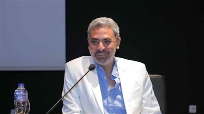 فتحي عبد الوهاب: الفن هدفه التسلية.. والذكاء الاصطناعي لن يؤثر على الغناء والتمثيل 