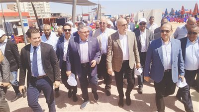وزير الإسكان يتفقد أعمال تطوير كورنيش الشاطئ العام رقم 4 بالغردقة| صور
