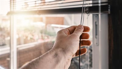 مع ارتفاع درجات الحرارة.. هل يفضل فتح أو إغلاق النوافذ؟