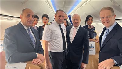 انطلاق أولى رحلات مصر للطيران إلى مدينة مانشستر بحضور وزير الطيران والسفير البريطاني بالقاهرة| صور