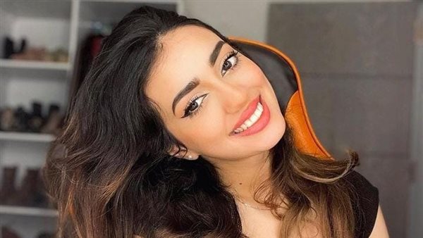 ميرنا هشام مطربة