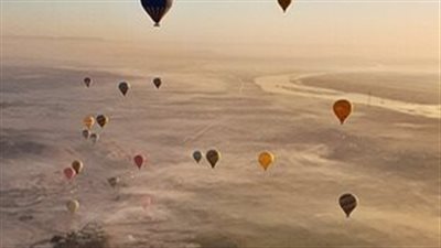 إيقاف رحلات البالون الطائر بالأقصر اليوم