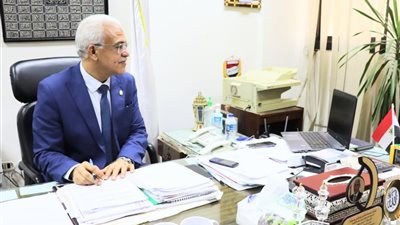 مدير تعليم القاهرة خلال متابعة امتحانات الدور الثاني اليوم: يجب الالتزام بضوابط الامتحانات