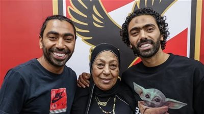 شقيق حسين الشحات يعتذر لجمهور الزمالك بعد رفع حذائه: تأثرت بسبب وجود والدتي