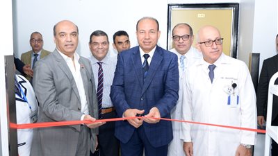 رئيس جامعة المنصورة يفتتح تجديدات العناية المركزة بمركز جراحة الكلى