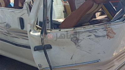 إصابة 16 شخصًا في حادث تصادم سيارتين بالفيوم | صور