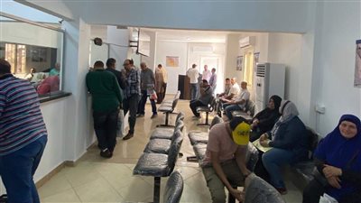 إقبال كبير من المواطنين لإنهاء إجراءات تقنين أوضاع الأراضي المضافة حديثا للعبور الجديدة | صور 