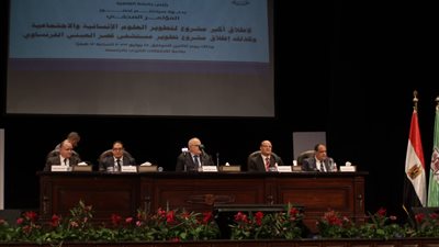 تمويل يصل إلى مليون جنيه.. الخشت يعلن فتح باب التقدم لمشروعات بحثية بين كليات الجامعة