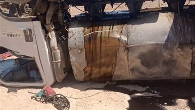 انقلاب سيارة محملة بمواد بترولية شمال مدينة الغردقة