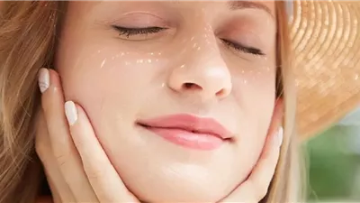 أبرزها السبانخ.. 5 أطعمة خارقة يمكن أن تصنع العجائب للبشرة