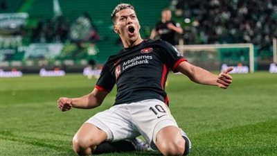 في جلسة مدتها 120 دقيقة.. سيد عبد الحفيظ يشرح قواعد اللعب في الأهلي لـ إمام عاشور| خاص 