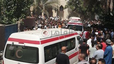 مشاهد مهيبة للحظة وصول 5 نعوش لضحايا عقار حدائق القبة المنهار قبل تشييع جنازتهم