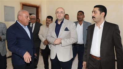 محافظ بني سويف ورئيس هيئة تنمية الصعيد يتفقدان مشروع المجمع الصناعي والحرفي بدلهانس 