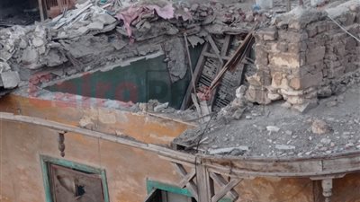 سقط عليها خلال أداء صلاة العصر.. التفاصيل الكاملة لـ حادث عقار الخليفة المنهار