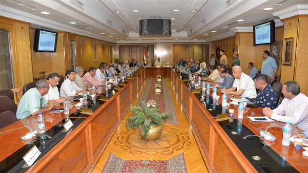 محافظ أسيوط