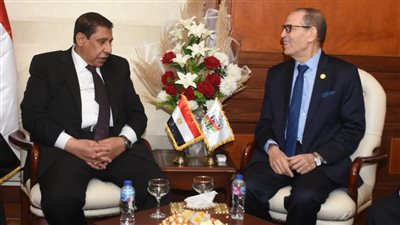 رئيس مجلس الدولة يهنئ رئيسي النقض والنيابة الإدارية بمناسبة تولي المناصب الجديدة 