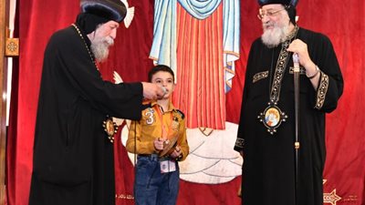 البابا تواضروس يكرم المتميزين في الابتدائية والاعدادية من أبناء كنائس غرب الإسكندرية