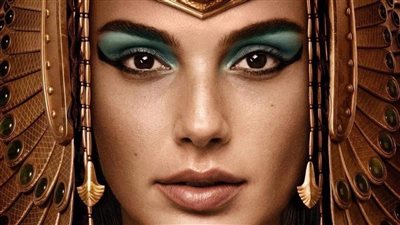 ضابطة إسرائيلية دربت في جيش الاحتلال على خوض الحروب تجسد دور كليوباترا في فيلم جديد