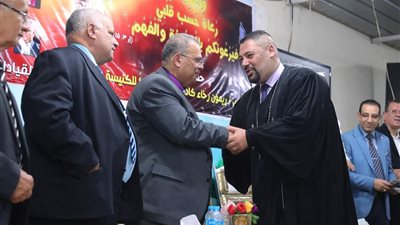 خلال جولته الرعوية بصعيد مصر.. رئيس الإنجيلية: ندعم المكسور ونعطي المحتاج ونطيب القلب المجروح