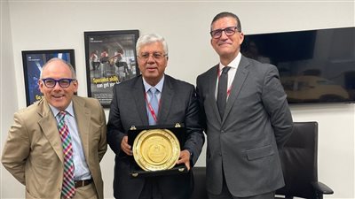 وزير التعليم العالي يلتقي نظيره البريطاني لبحث التعاون المشترك 