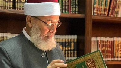 أسرة شيخ توفي أثناء خطبة الجمعة بالبحيرة: نطق الشهادتين وسقط من المنبر | بث مباشر