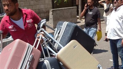 رفع إشغالات الباعة الجائلين بمنطقة الفجالة في حي الأزبكية