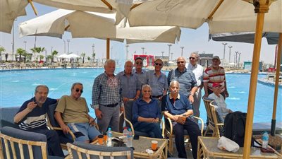 أعمار متقاربة وأهداف متشابهة│ صداقة بين كبار في السن تصمد لأكثر من 12 عاما: اتقابلنا بعد المعاش.. وبنلف مصر سوا