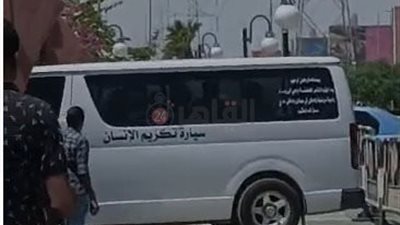 وصول جثمان والد مي كساب إلى مسجد الشرطة بأكتوبر لصلاة الجنازة عليه